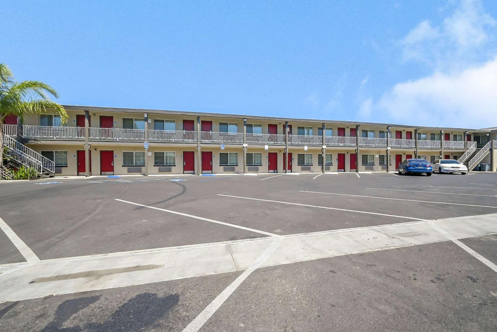 Econo Lodge Woodland Near I-5 Екстер'єр фото